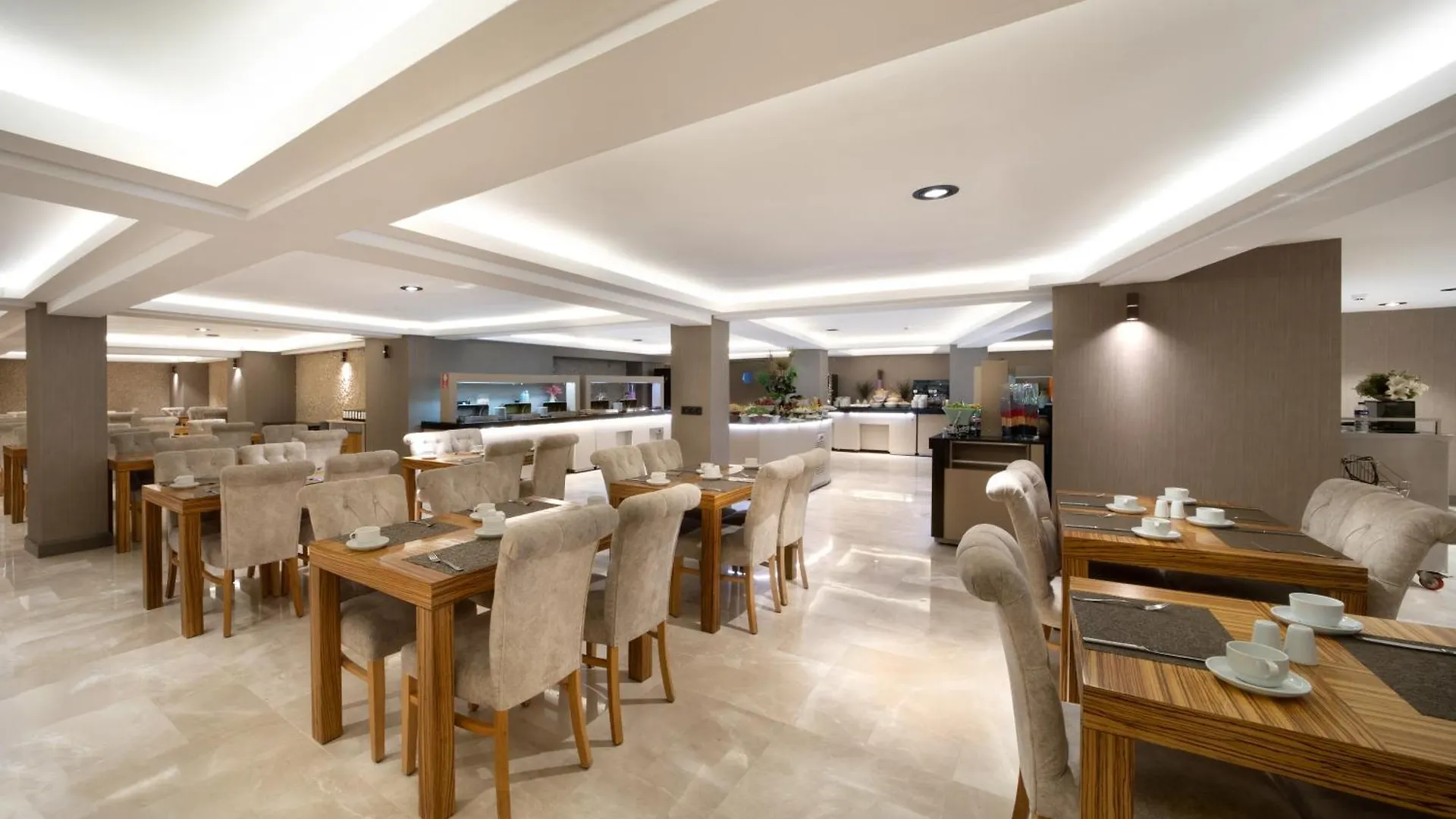 Orka Royal Hotel & Spa Istanbul 4*,